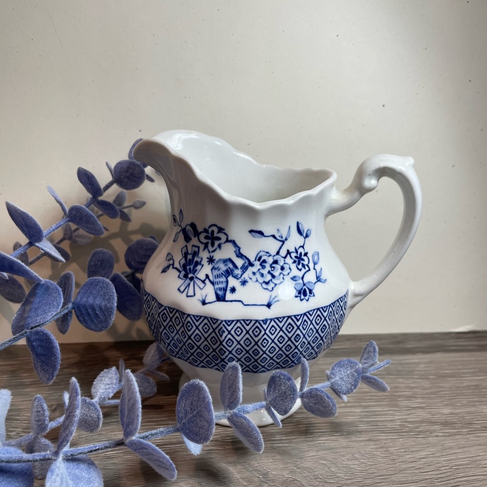 J & G Meakin Classic White Creamer Blue and White